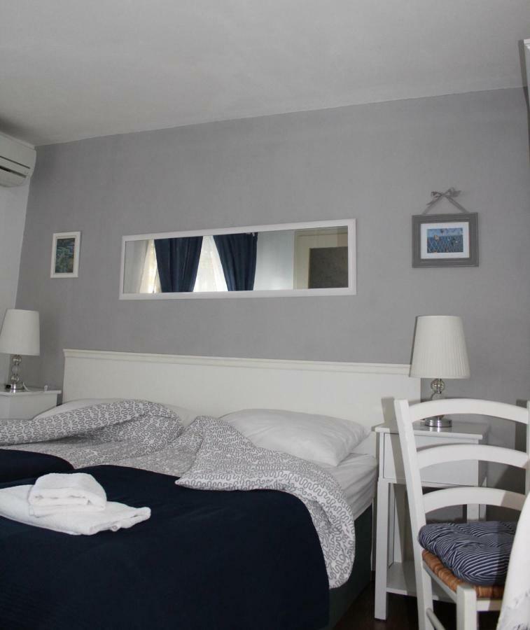 Karmelita's place -studio Šibenik Exterior foto